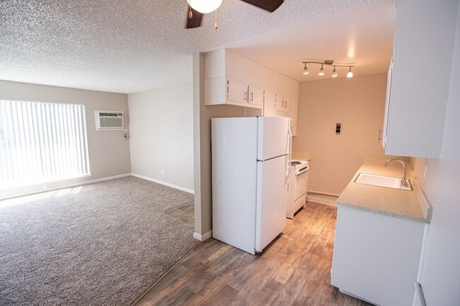 Photo - Ventura Gardens Apartments