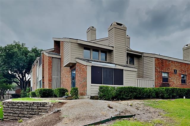 Building Photo - 9600 Royal Ln