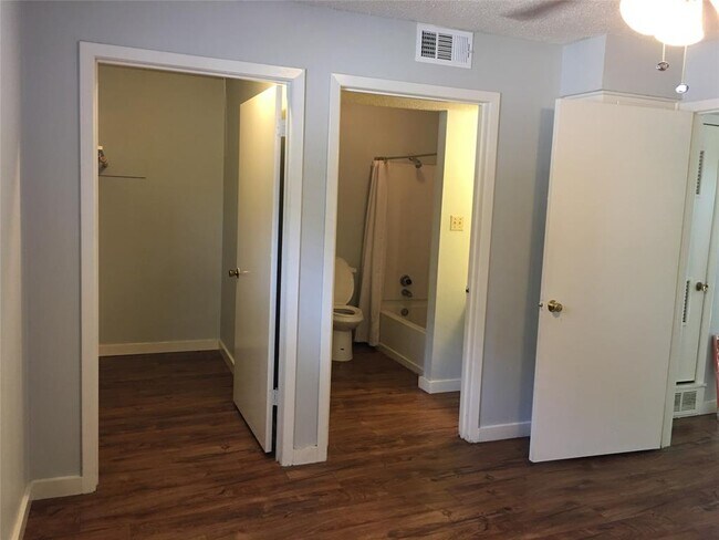Photo - 820 Houston St Unit 207