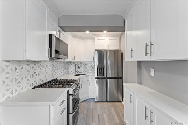 Building Photo - 57-15 69th Ln Unit 7 Rental