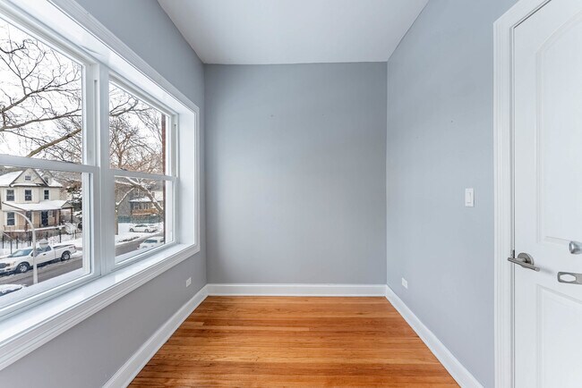 Photo - 163 N Lockwood Ave