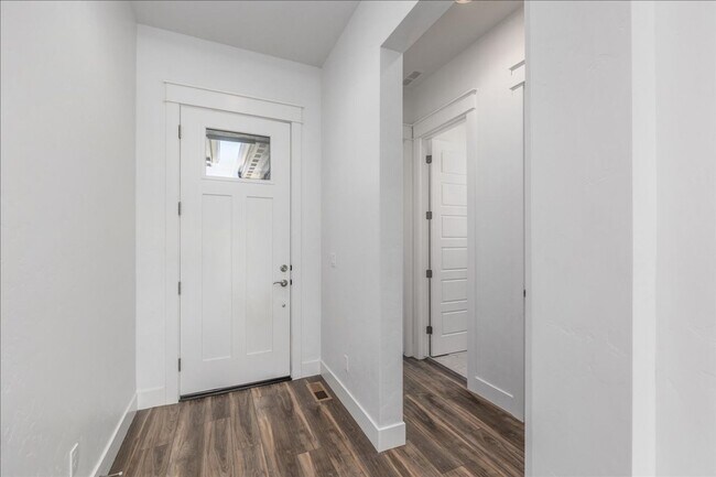 Photo - LEGACY WATERFRONT OASIS: Luxurious, Single...