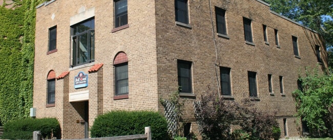 Building Photo - 2104 University Ave Rental