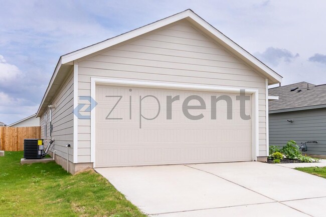 Photo - 208 Skyfire St