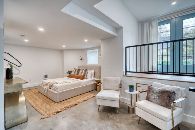 Photo - 2104 NW Everett St Unit SI ID1611804P