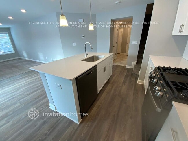 Photo - 10900 Everest Pl N