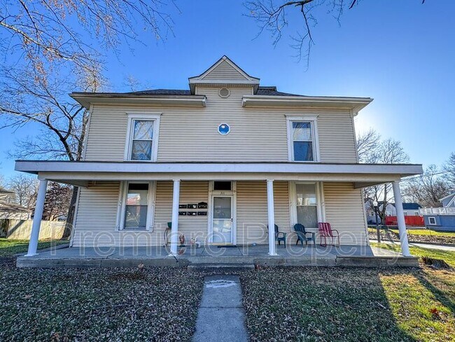Photo - 311 E Arthur St Unit 6