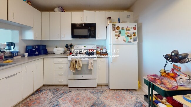 Building Photo - 175 Beacon St Unit 410