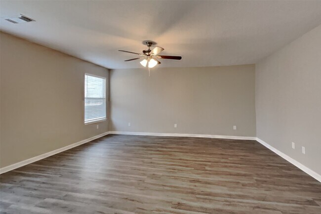 Photo - 5346 Yale Dr