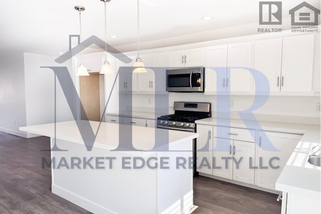 Building Photo - 5Bed/3Bath Home University/McClintock! $39...