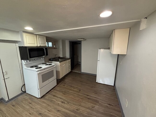 163 Ackley Ave Unit 1