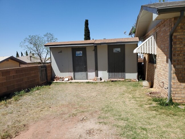 Photo - 3 Bedroom, 2 Bath with large fenced in bac...