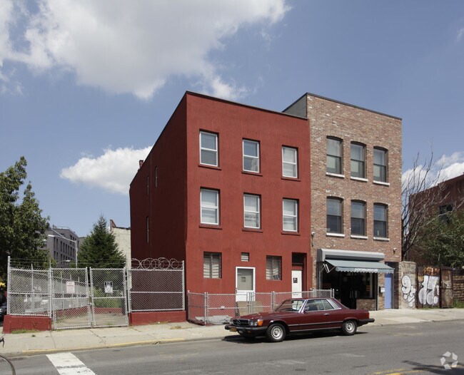 Primary Photo - 77-79 Grand St