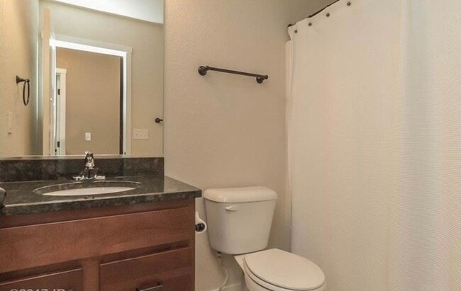 Photo - 2909 SE Keystone Dr