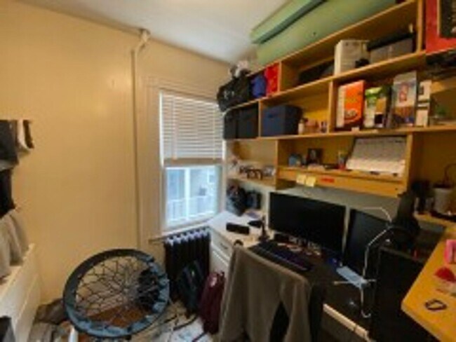 Photo - NEU 4 BR Apartment (in unit laundry!)- NO FEE - 9/1