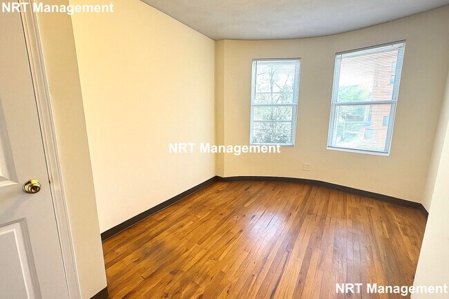 Photo - 840 Huntington Ave Unidad 2