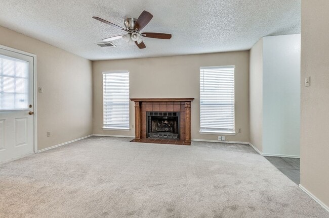 Photo - 2617 Isbella Dr