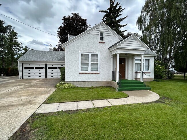 Photo - Fully furnished 3 bed 2 bath in Hamilton