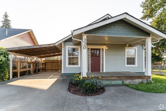 Building Photo - Craftsman Style 2 Bedroom 1 Bath House, $1830
