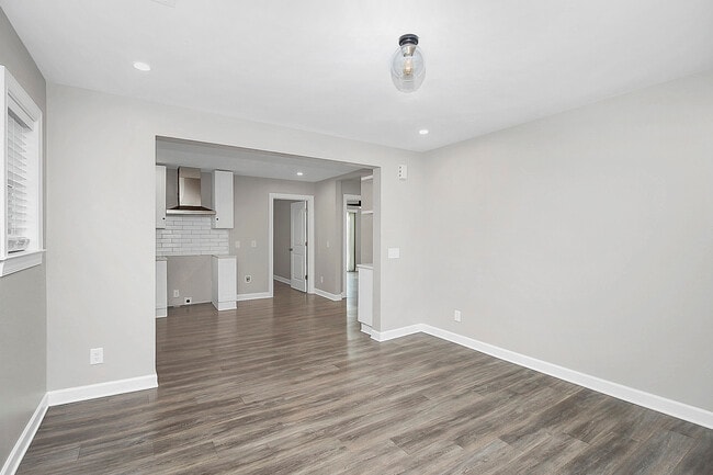 Photo - 4044 Dinglewood Ave