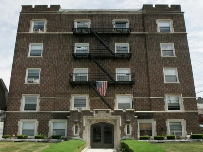 Poplar Place - Poplar Place Apartments