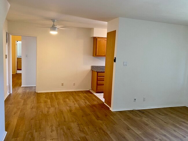Dining Room / Kitchen - 556 N Croft Ave Unit 0