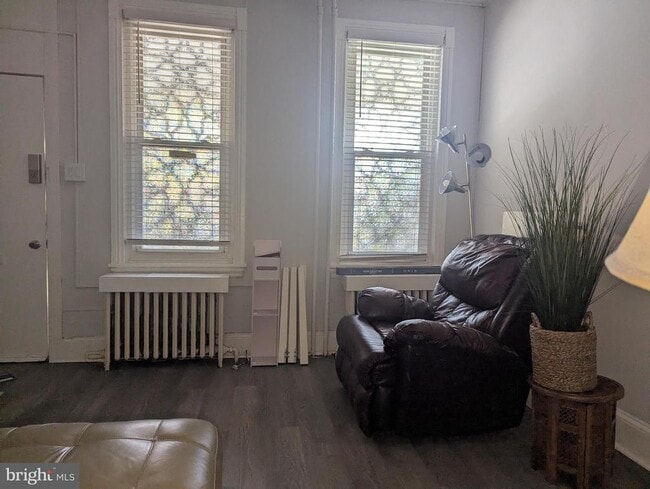 Photo - 657 N 37th St