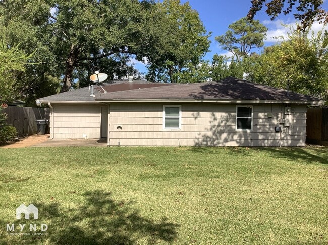 Photo - 7519 Schiller St