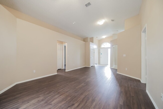 Photo - 2230 Justin Ave