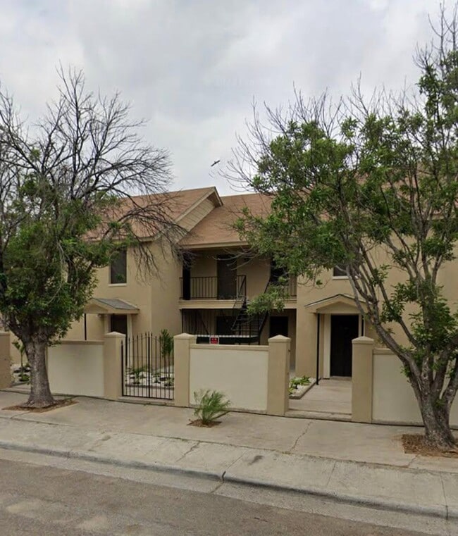 Building Photo - 1419 E Eistetter St Rental