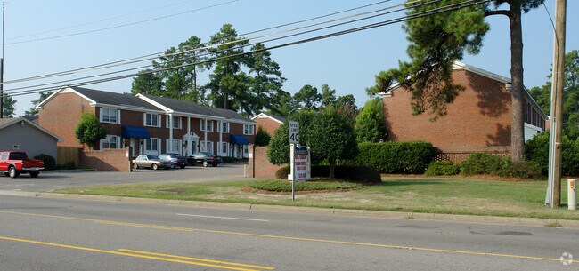 Photo - Kensington Court Apartments