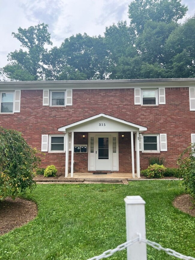 Building Photo - 315 Kenilworth Rd Unit 315 Kenilworth #1