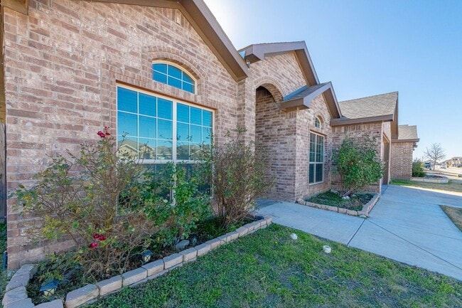 Photo - 4 Bedroom 2 Bathroom Ready to rent April 1st, 2026