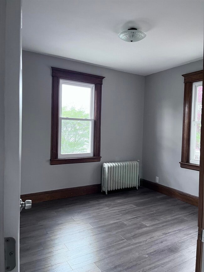 Building Photo - 210 Franklin St Unit 2