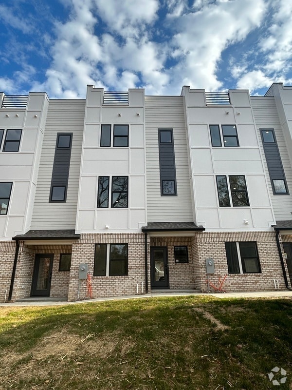 Building Photo - 407 Strong Ave Rental
