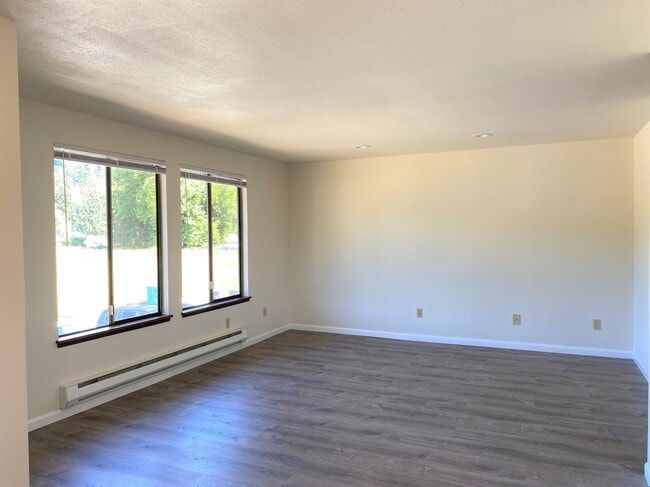 Hermosa luz natural - 5517 108th Avenue Ct E