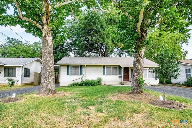 Building Photo - 4510 Russell Dr
