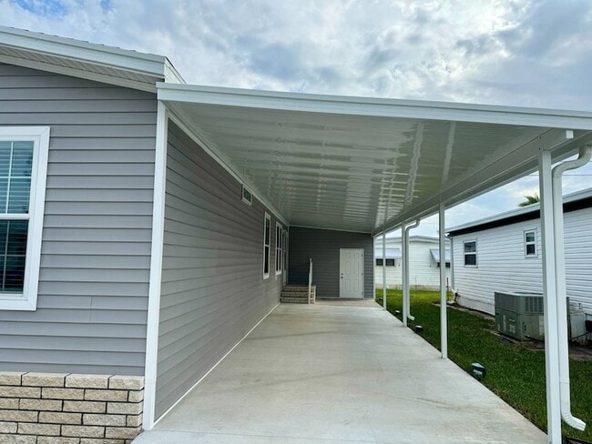 Photo - 1283 Jamestown Dr