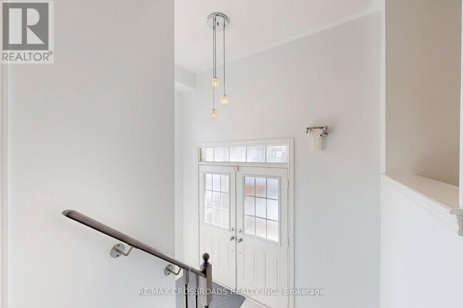 Photo - 76 Rustle Woods Ave