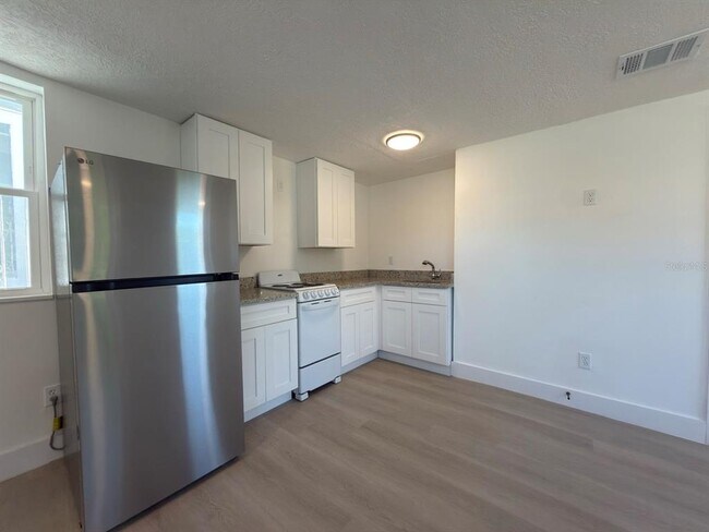 Photo - 401 E Columbus Dr Unit 2