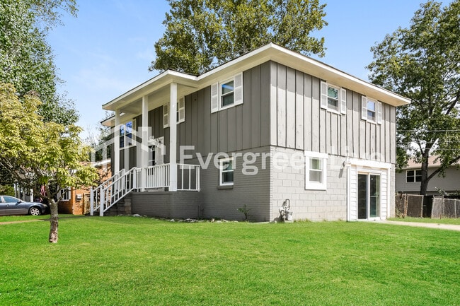 Photo - 4022 Sewall Dr SW