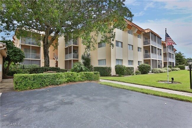 Building Photo - 1100 Gulf Shore Blvd N Unit 207 Rental