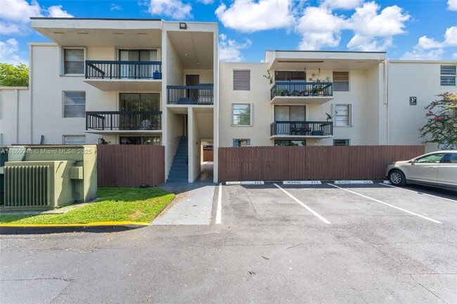 Building Photo - 8307 SW 142nd Ave Unit F203 Rental