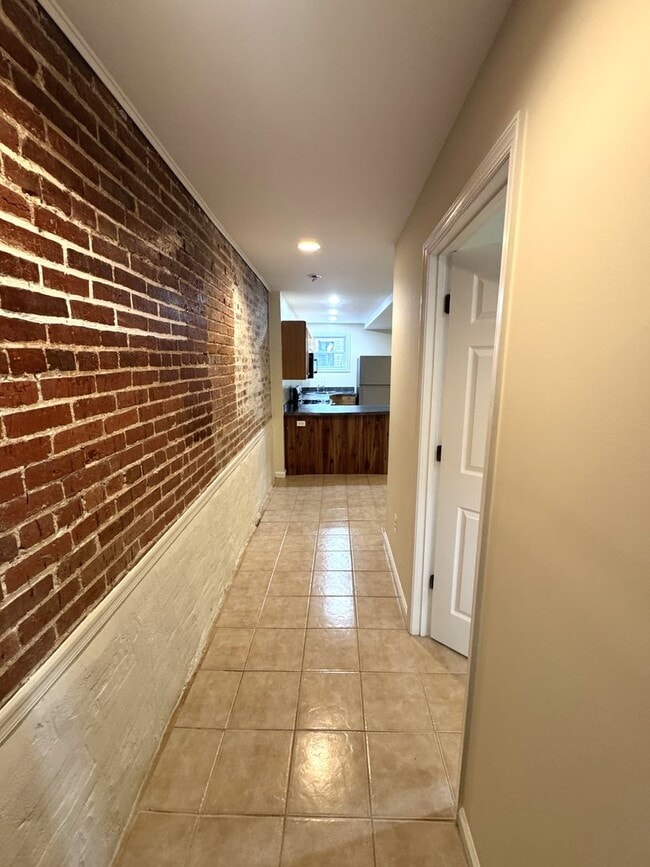 Photo - Centrally Located 1BR/1BA English Basement in Capitol Hill Basic Utilities Included