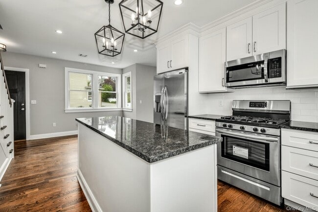 Photo - 27 Irving Pl