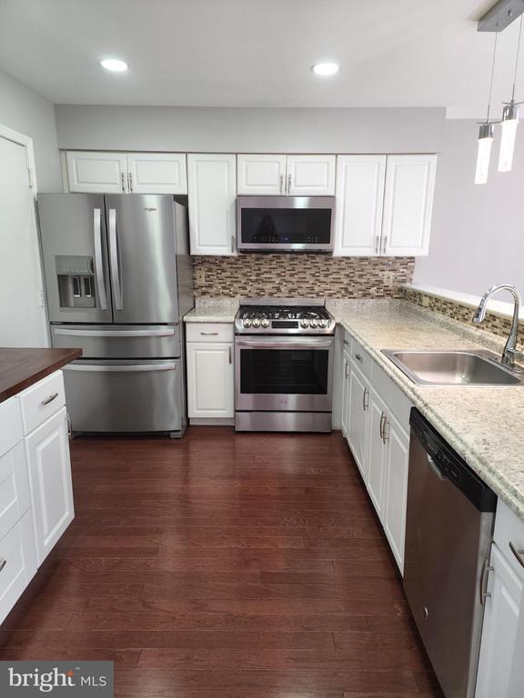 Photo - 182 Scobee Ln