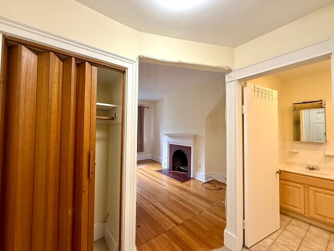 Photo - 188 Marlborough St Unit 4