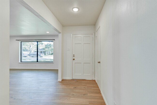 Photo - 5655 Wigton Dr