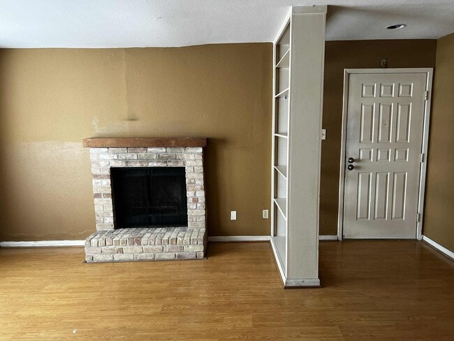 Photo - 2100 Wilcrest Dr