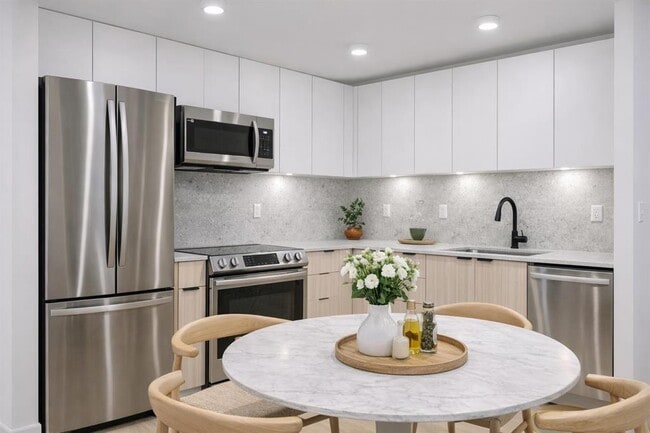 Photo - 20769-20769 Fraser Hwy